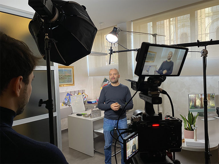 Casa di produzione video per intervista di testimonianza