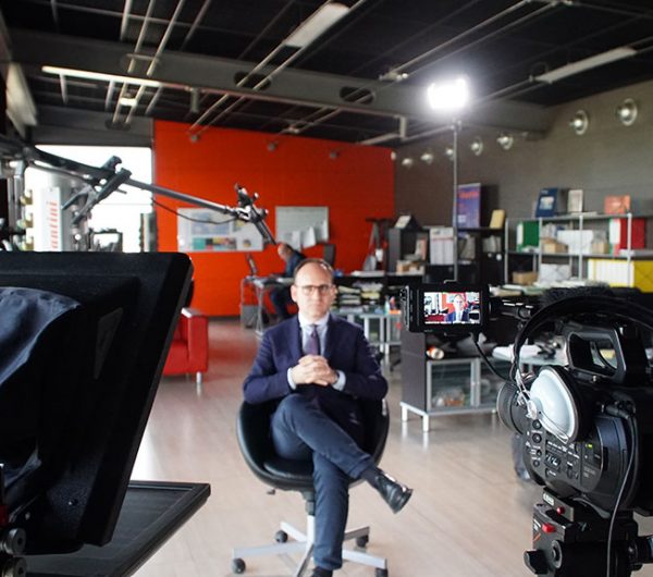 Agenzia video e produzione video intervista di testimonianza per le imprese